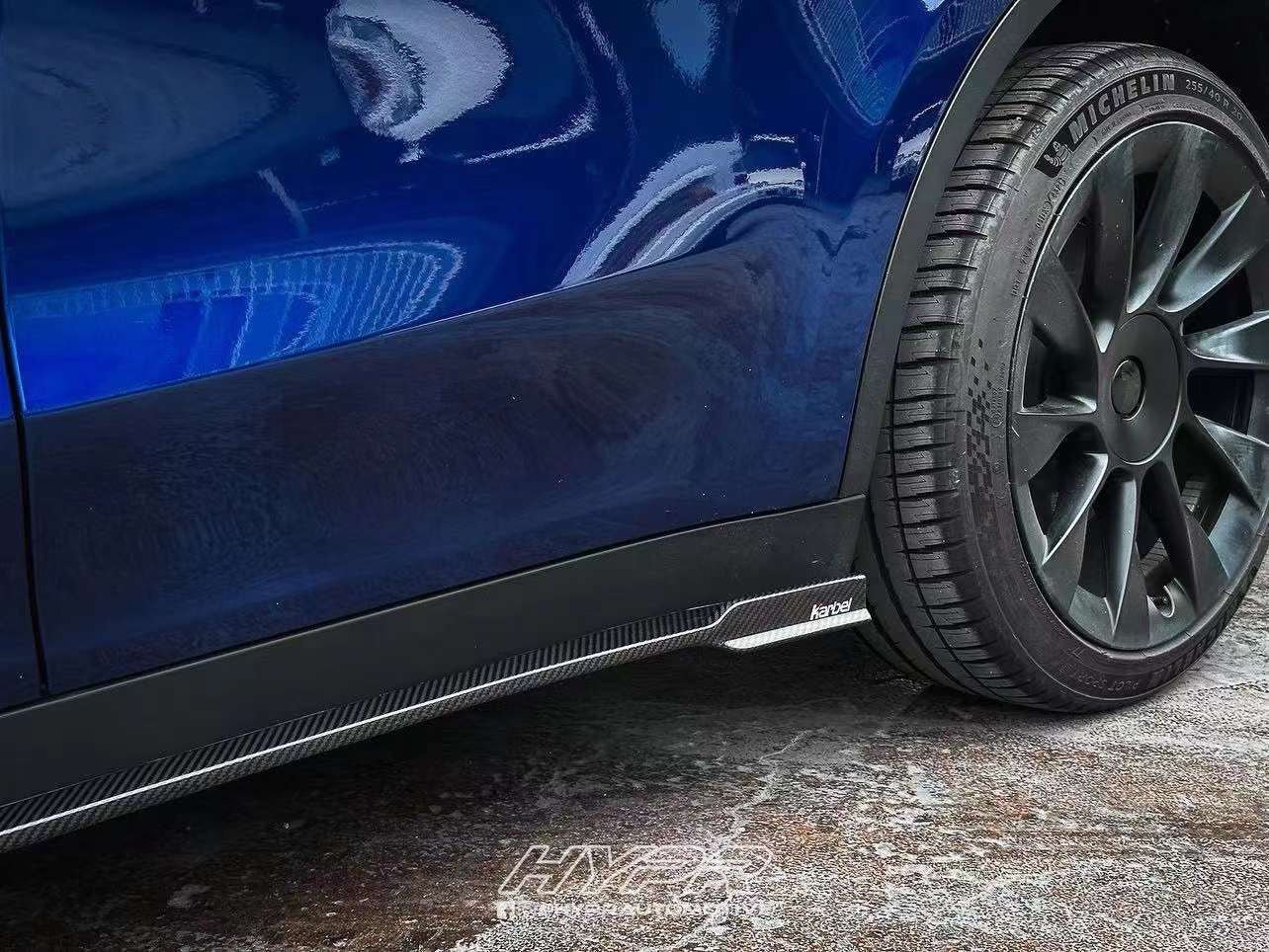 KARBEL - TESLA MODEL Y / PERFORMANCE DRY CARBON FIBRE SIDE SKIRTS - Aero Carbon UK