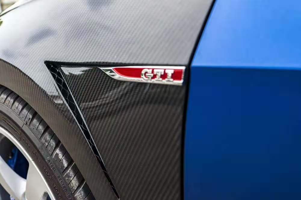 KARBEL - VOLKSWAGEN GOLF R / GTI MK7.5 CARBON FIBRE FRONT FENDERS - Aero Carbon UK