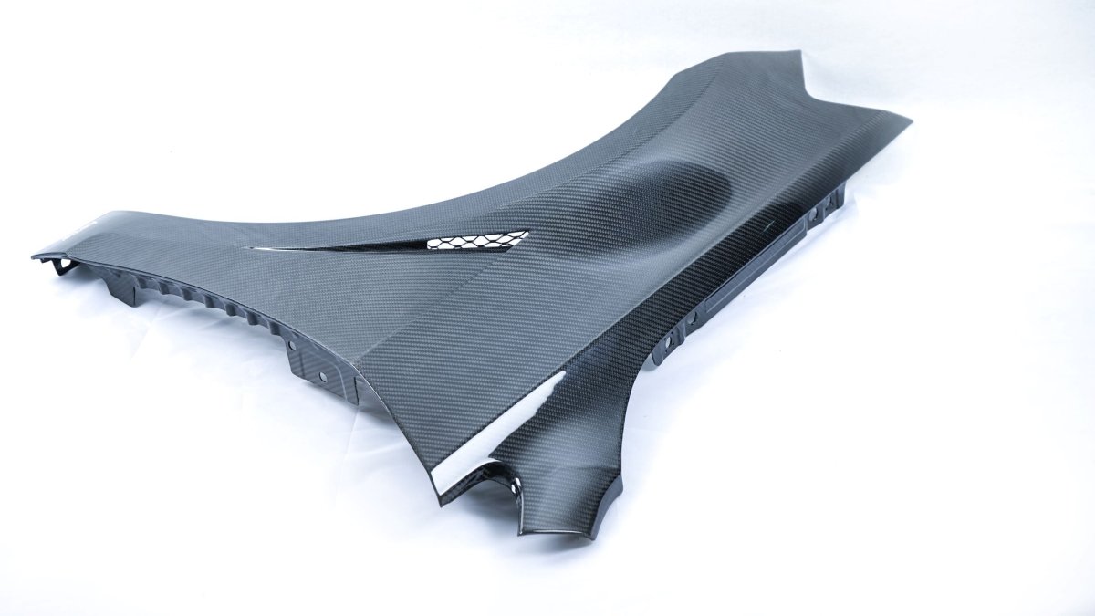 KARBEL - VOLKSWAGEN GOLF R / GTI MK7.5 CARBON FIBRE FRONT FENDERS - Aero Carbon UK