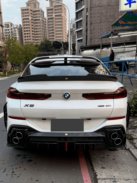 LUMING - BMW X6 G06 DRY CARBON FIBER LED REAR DIFFUSER - Aero Carbon UK