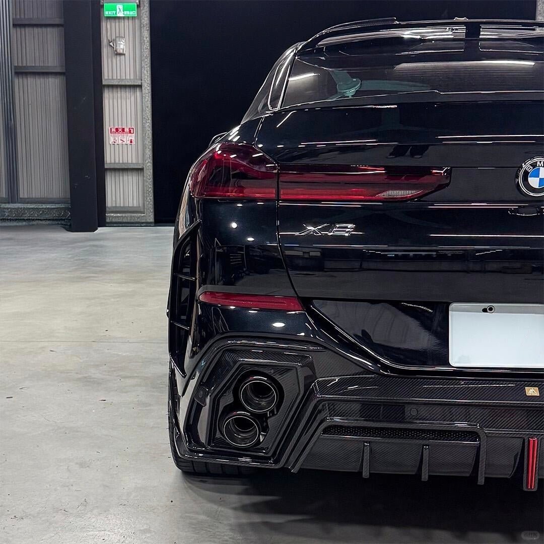 LUMING - BMW X6 G06 DRY CARBON FIBER LED REAR DIFFUSER - Aero Carbon UK
