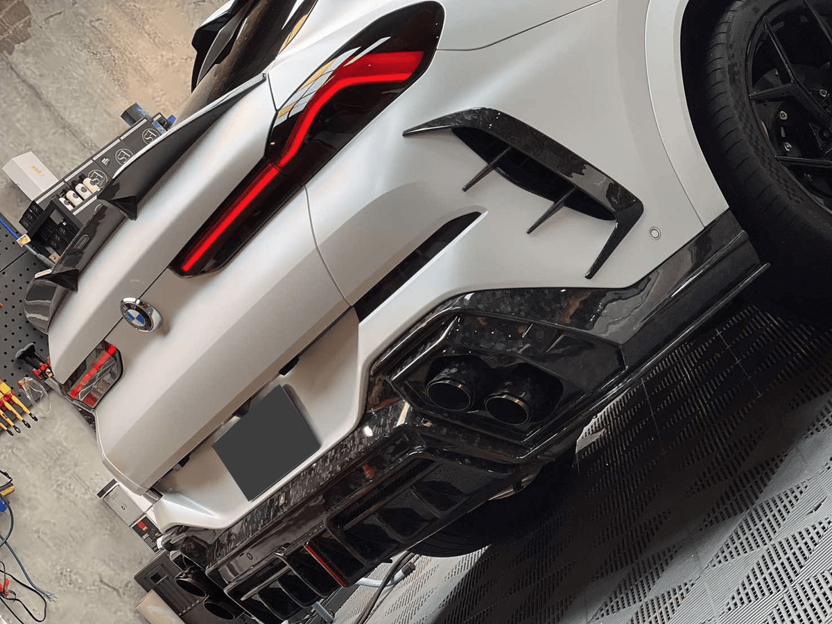 LUMING - BMW X6 G06 DRY CARBON FIBER LED REAR DIFFUSER - Aero Carbon UK