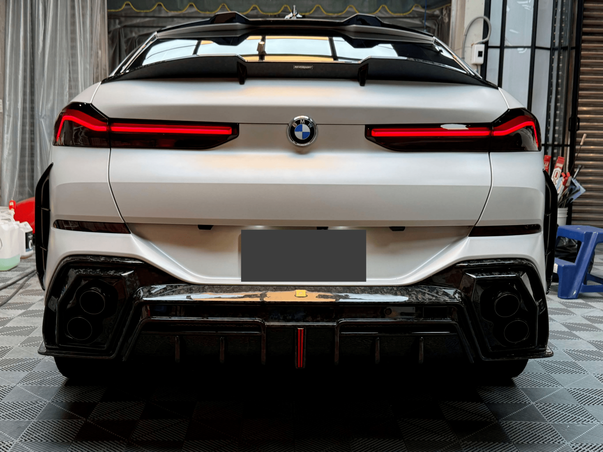 LUMING - BMW X6 G06 DRY CARBON FIBER LED REAR DIFFUSER - Aero Carbon UK