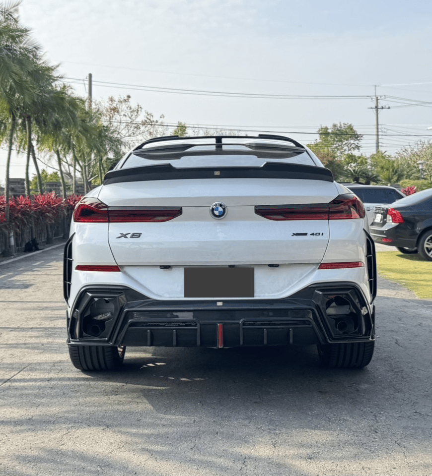 LUMING - BMW X6 G06 DRY CARBON FIBER LED REAR DIFFUSER - Aero Carbon UK