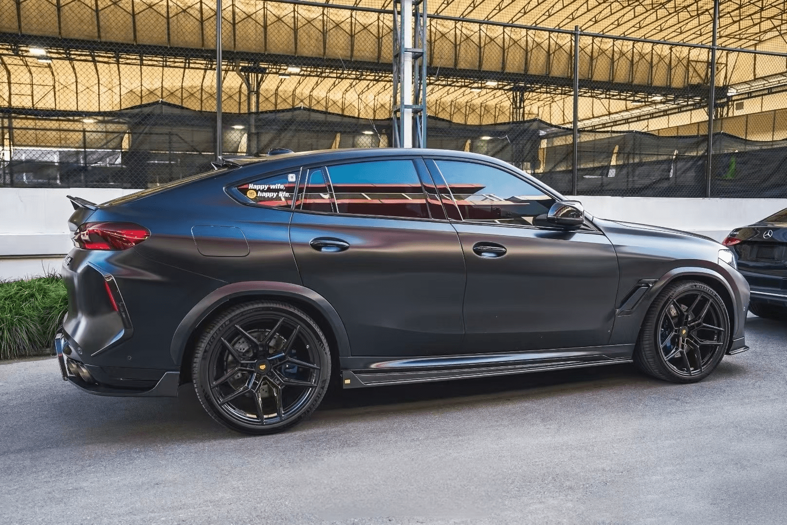 LUMING - BMW X6M F96 LCI DRY CARBON FIBER REAR ROOF SPOILER - Aero Carbon UK
