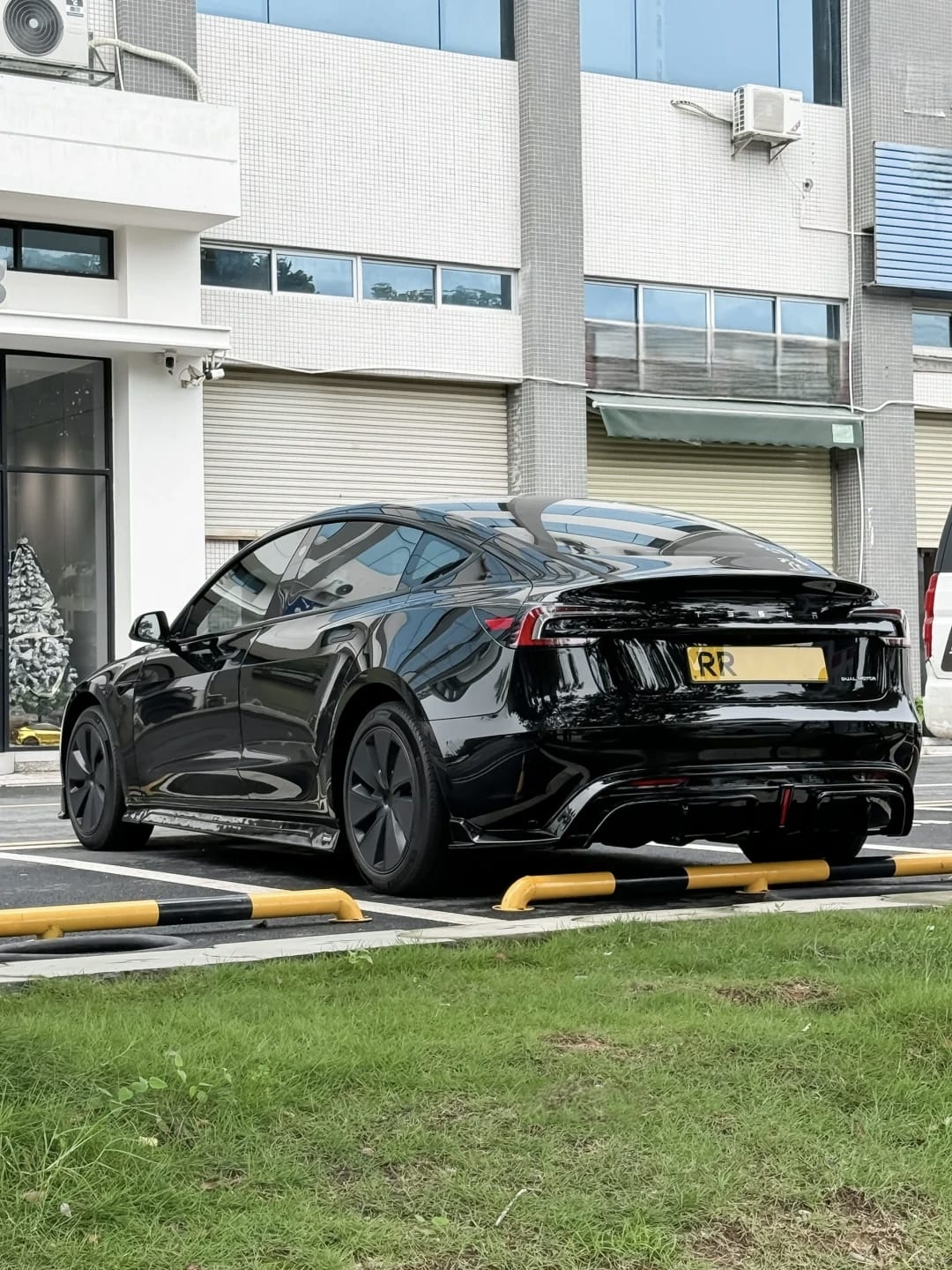 REVSTANCE - TESLA MODEL 3 FACELIFT 2024+ ABS PLASTIC GLOSS BLACK BODY KIT - Aero Carbon UK