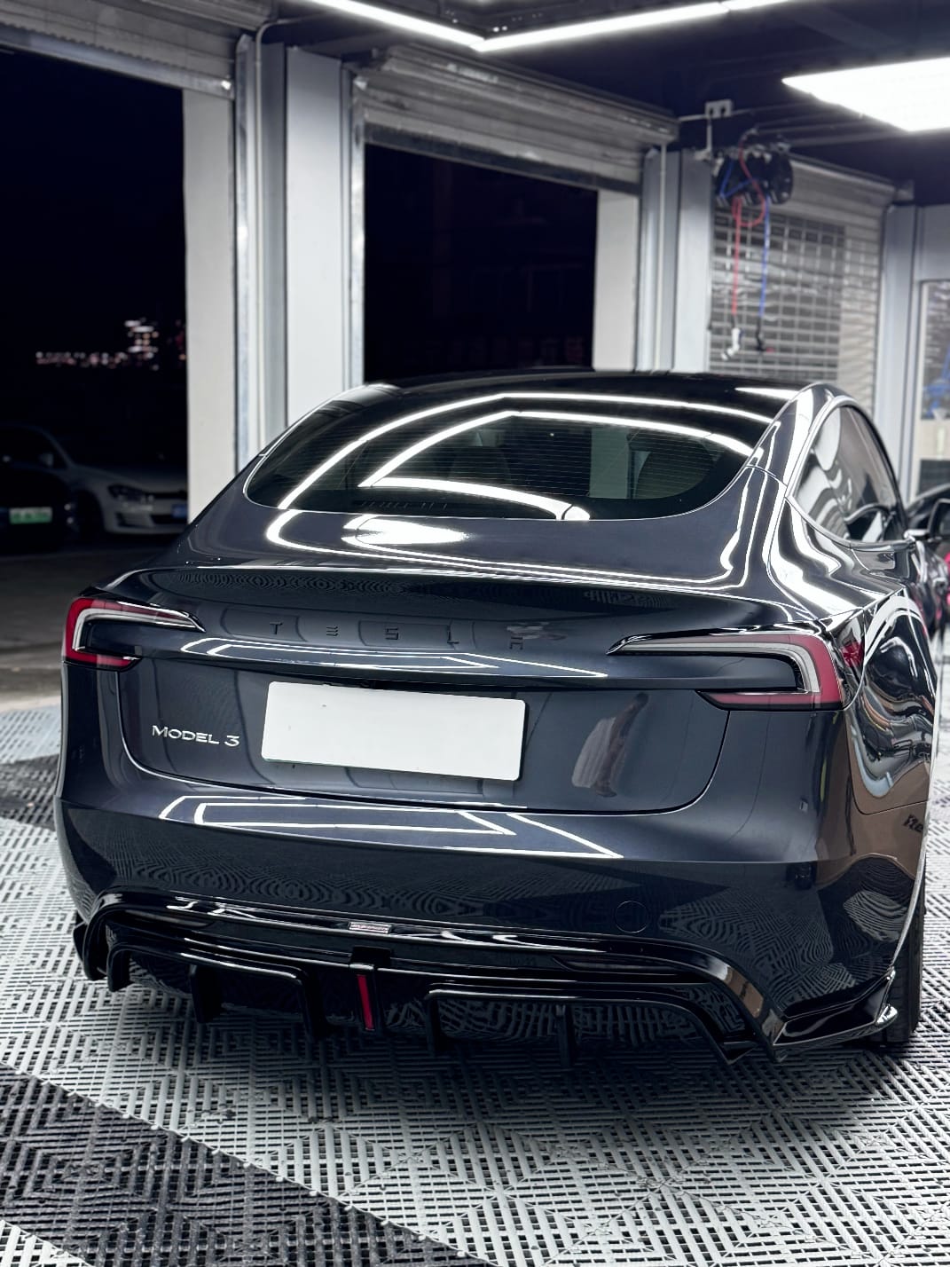 REVSTANCE - TESLA MODEL 3 HIGHLAND 2023+ GLOSS BLACK LED REAR DIFFUSER - Aero Carbon UK