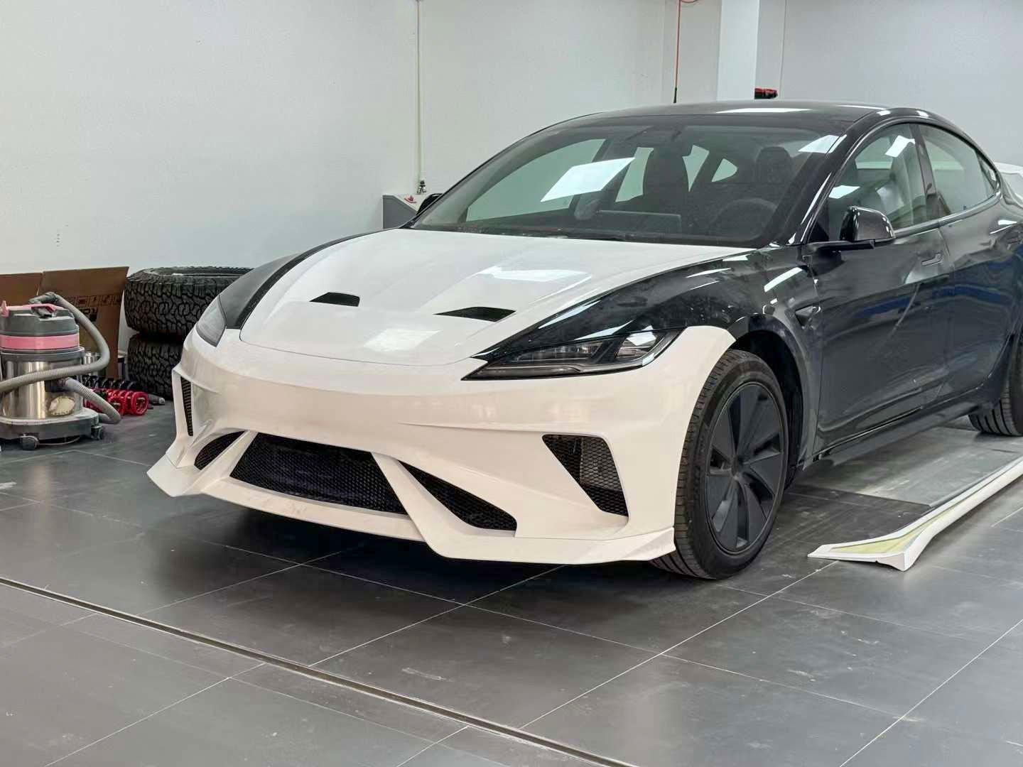 ROBOT - TESLA MODEL 3 HIGHLAND 2024+ FRP FRONT BUMPER CONVERSION "HACKER" - Aero Carbon UK