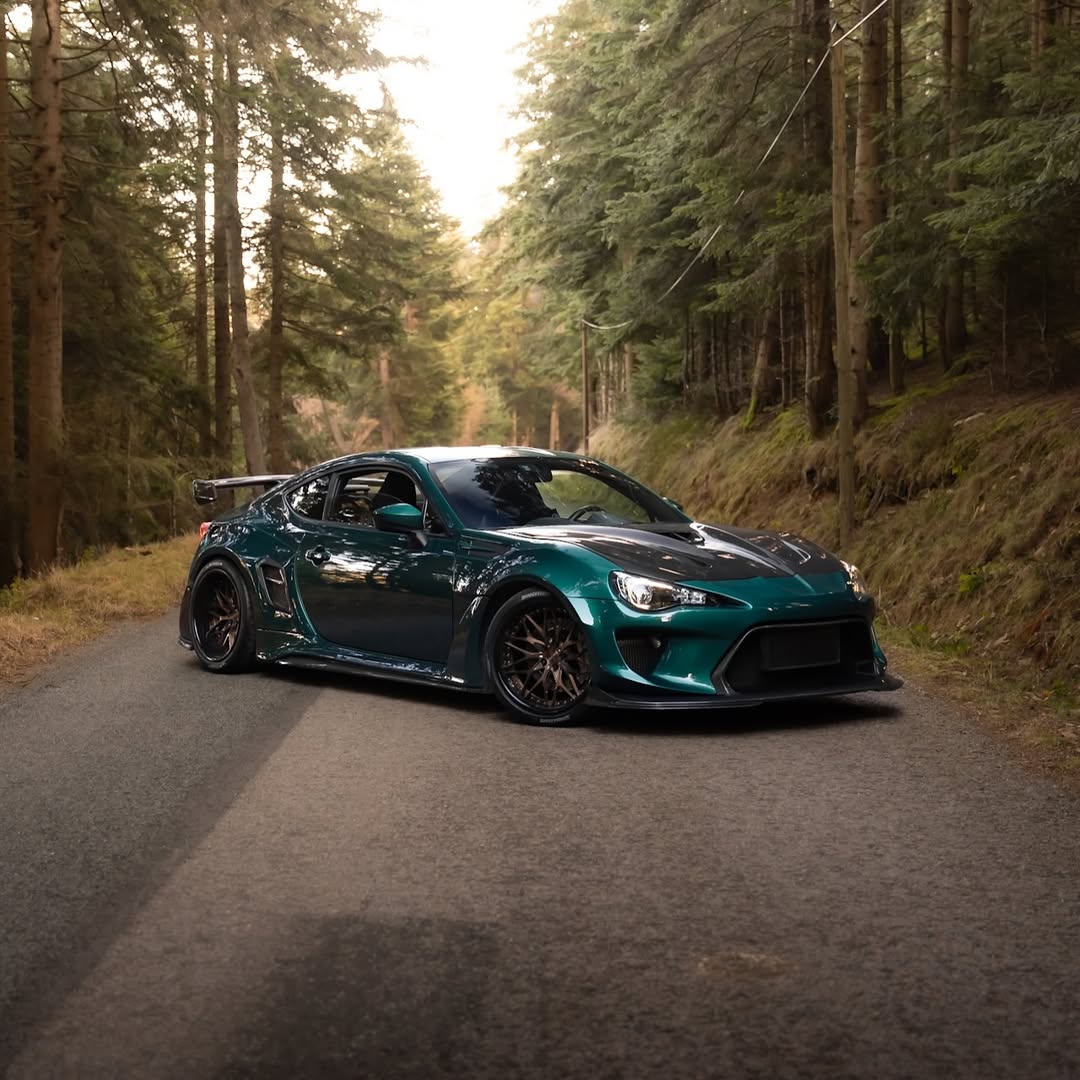 ROBOT - TOYOTA GT86 ZN6 2012-2021 FRP / CARBON FIBRE COMPLETE WIDEBODY KIT - Aero Carbon UK