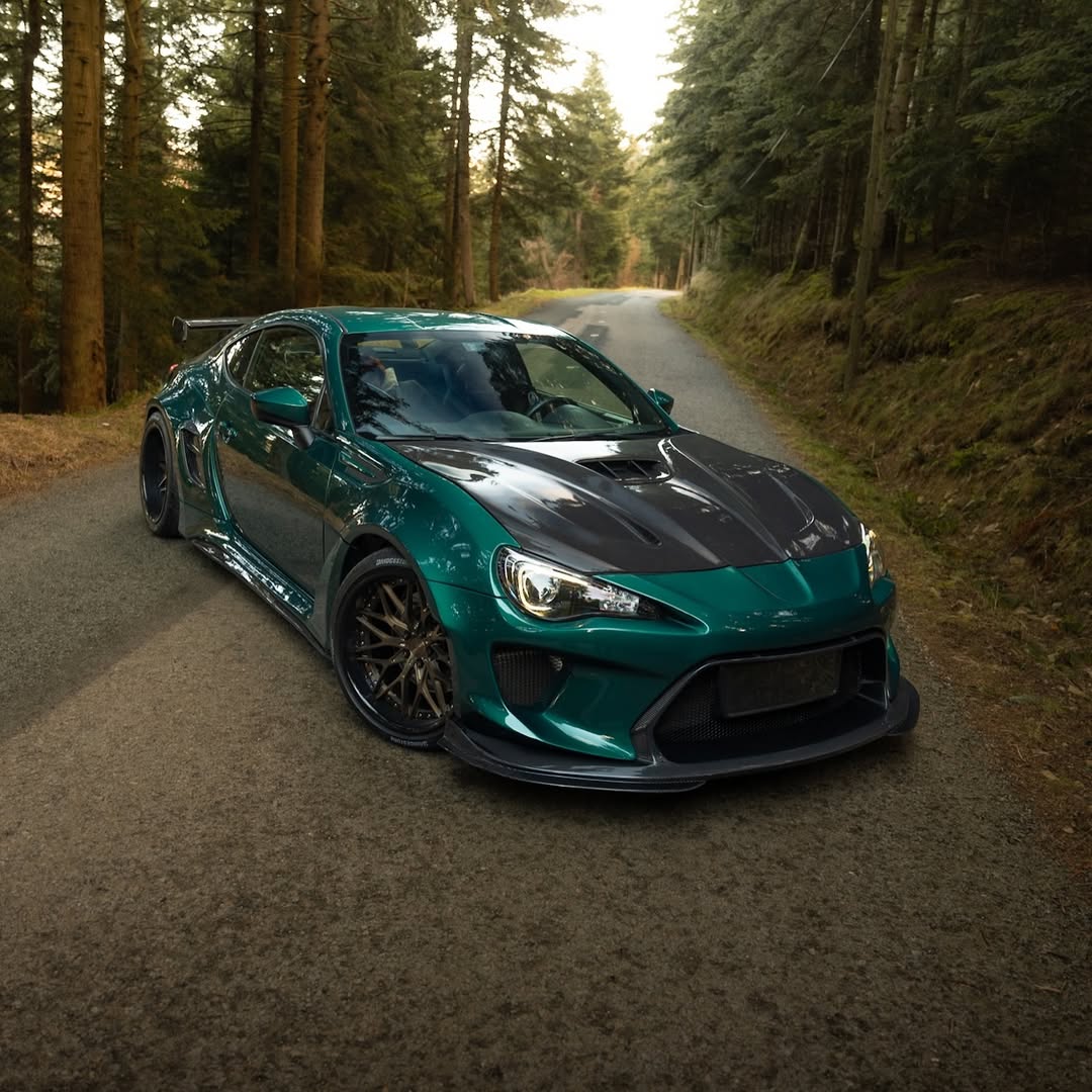 ROBOT - TOYOTA GT86 ZN6 2012-2021 FRP / CARBON FIBRE COMPLETE WIDEBODY KIT - Aero Carbon UK
