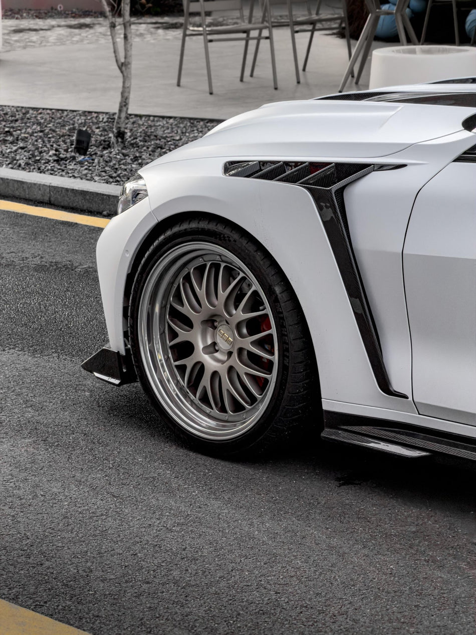 SOOQOO - BMW M4 G82 G83 DRY CARBON FIBRE VENTED SIDE FENDERS - Aero Carbon UK
