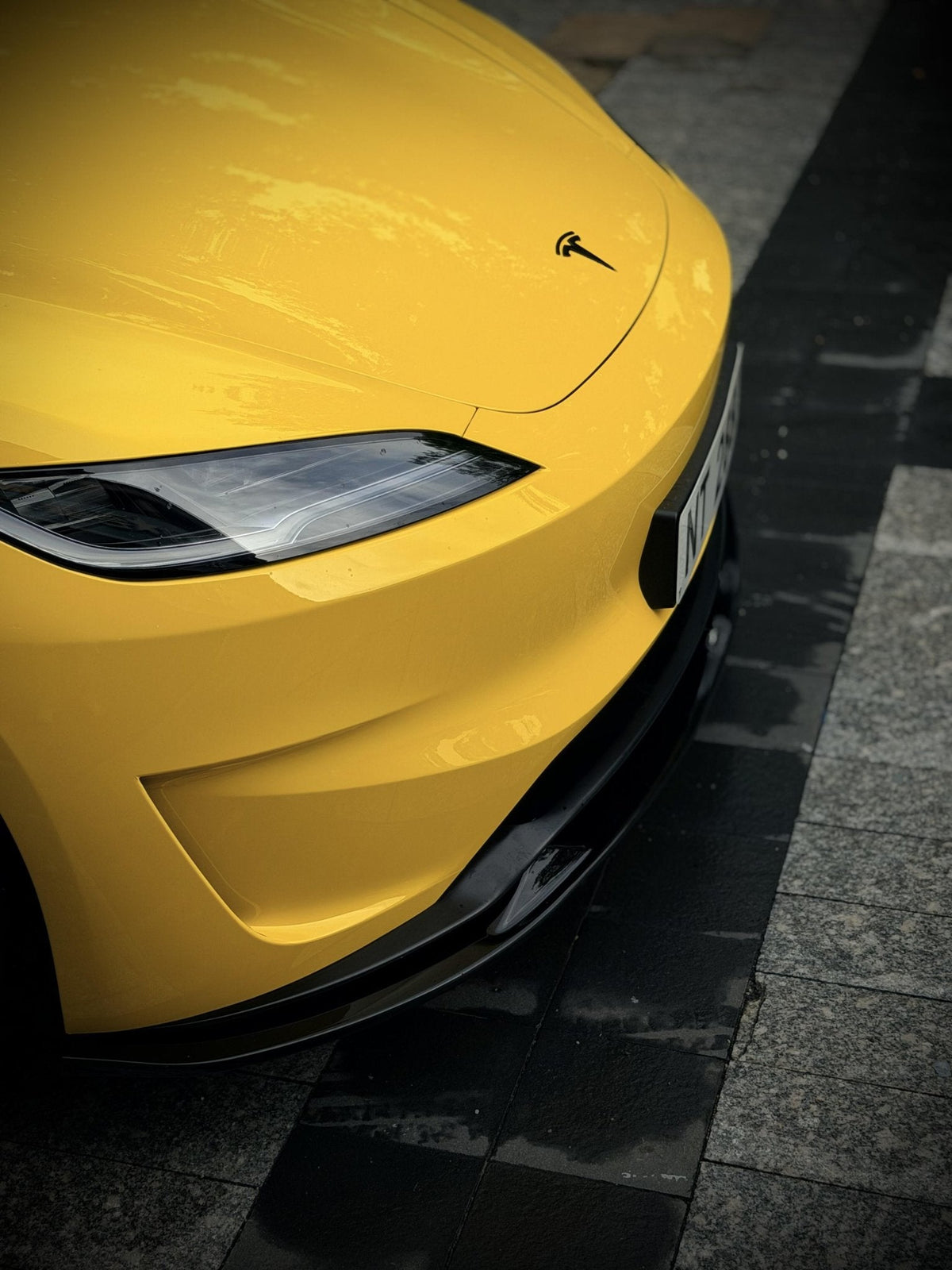 VTEN - TESLA MODEL 3P HIGHLAND PERFORMANCE 2023+ PP GLOSS BLACK FRONT LIP - Aero Carbon UK