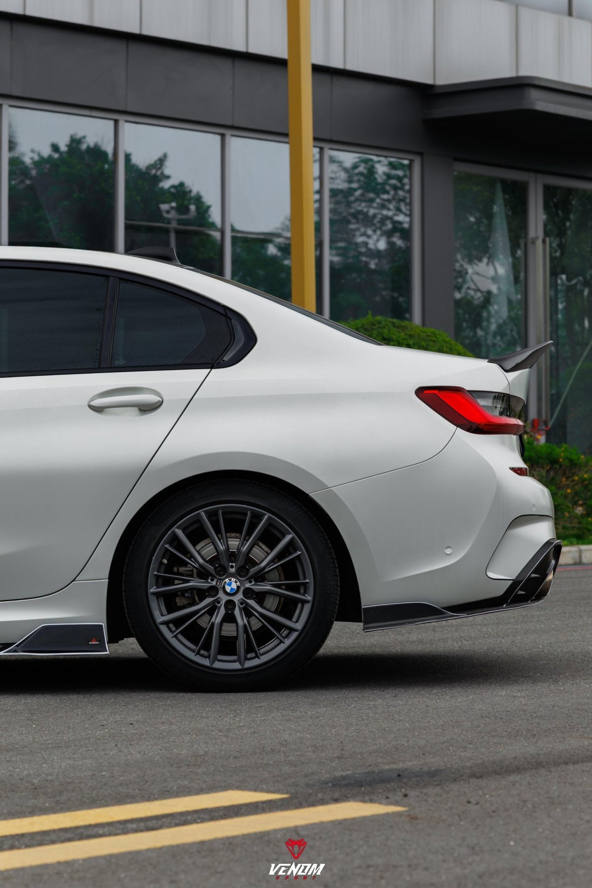 VENOM SPORT - BMW 3 SERIES G20 DRY CARBON FIBER DUCKTAIL SPOILER - Aero Carbon UK