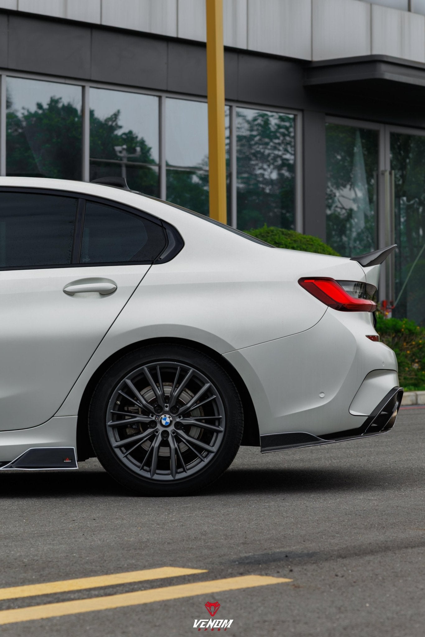 VENOM SPORT - BMW 3 SERIES G20 DRY CARBON FIBER DUCKTAIL SPOILER - Aero Carbon UK