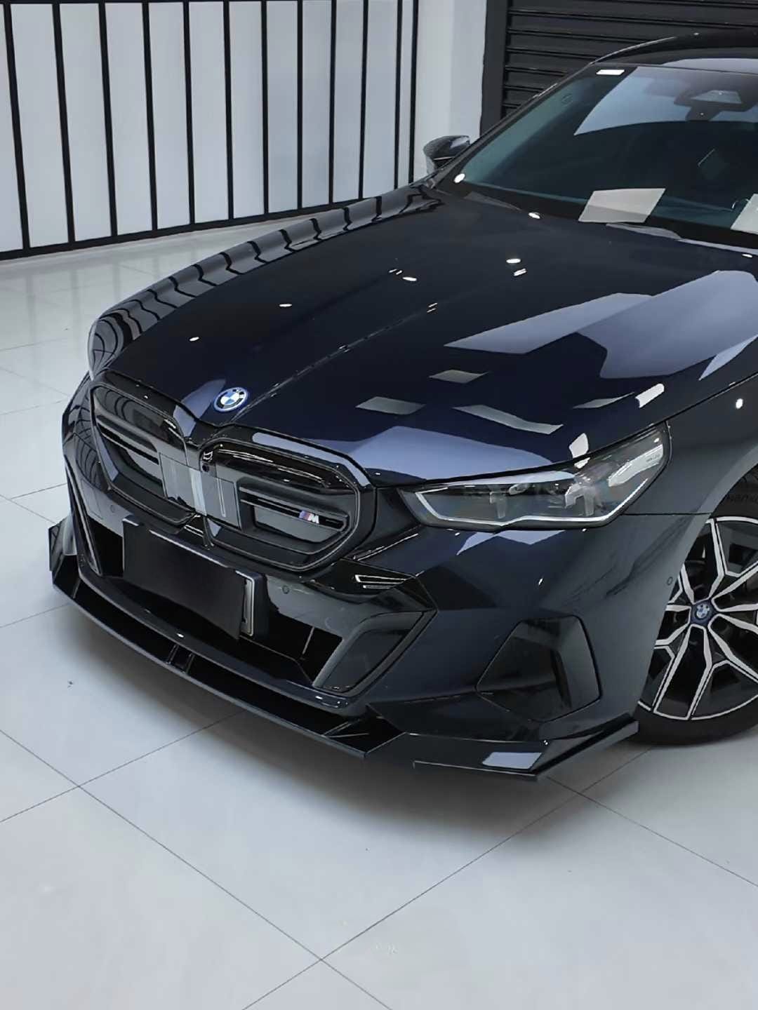 VTEN - BMW 5 SERIES G60 / I5 2024+ PP GLOSS BLACK FRONT LIP - Aero Carbon UK