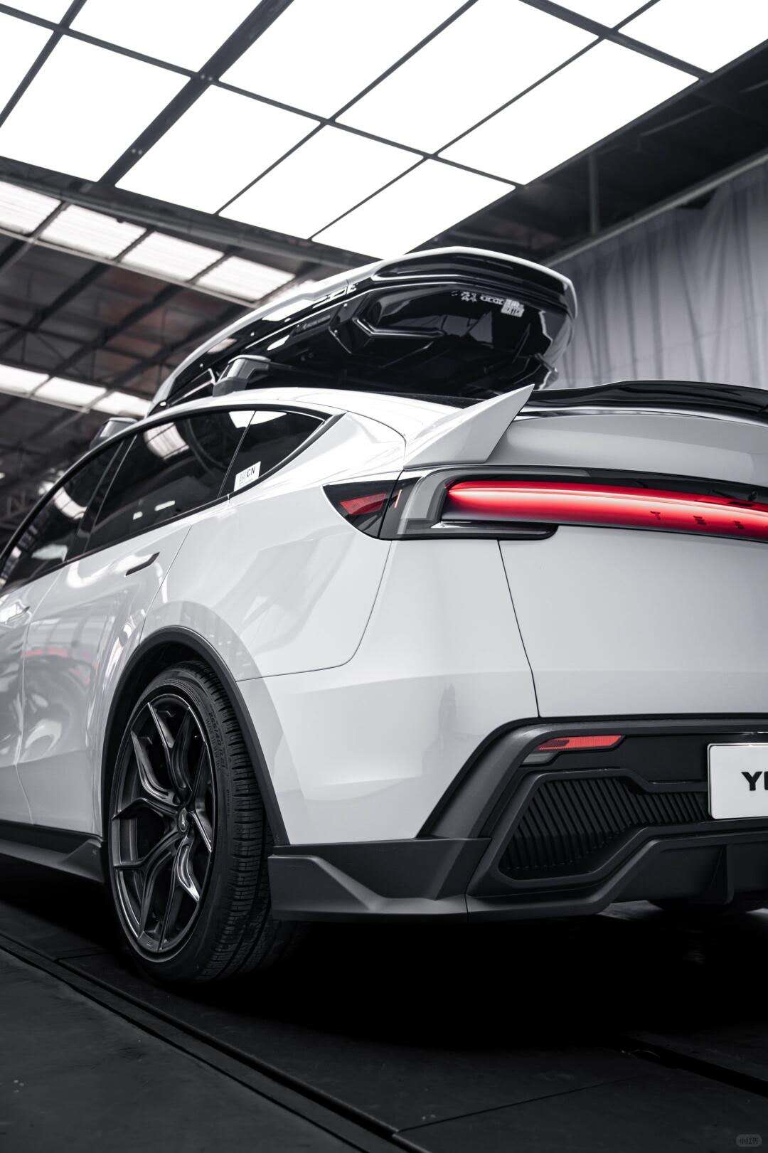 YOFER - TESLA MODEL Y JUNIPER 2025+ FRP REAR DIFFUSER - Aero Carbon UK