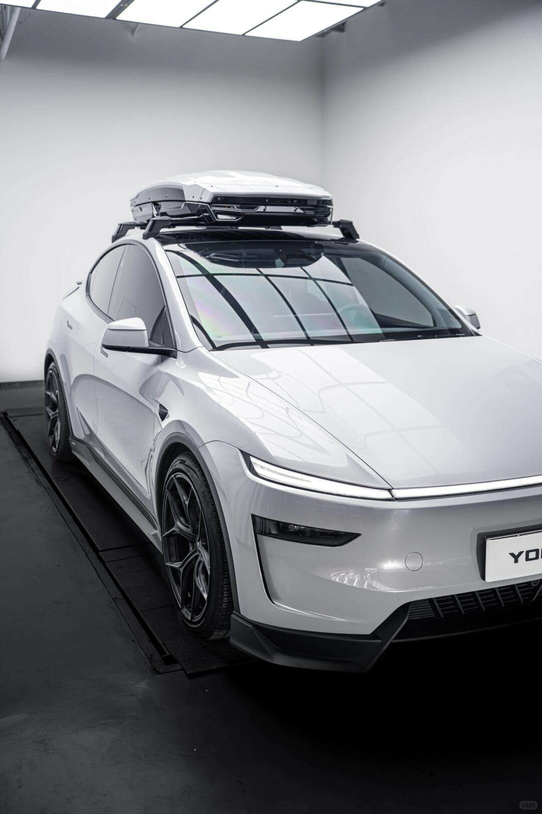 YOFER - TESLA MODEL Y JUNIPER 2025+ FRP SIDE SKIRTS - Aero Carbon UK