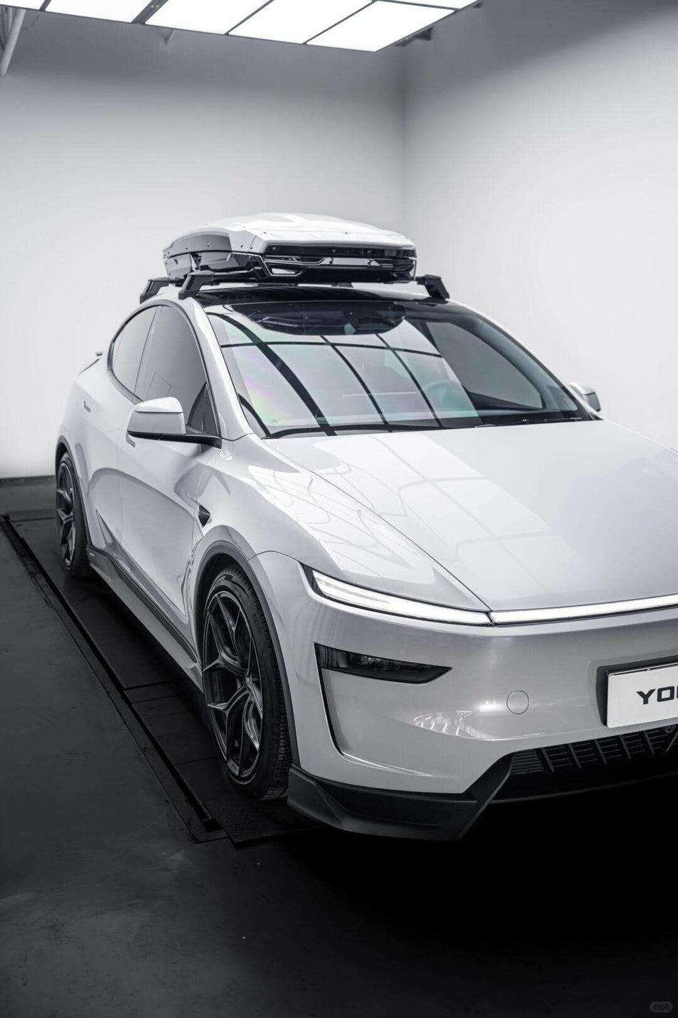 YOFER - TESLA MODEL Y JUNIPER 2025+ FRP SIDE SKIRTS - Aero Carbon UK