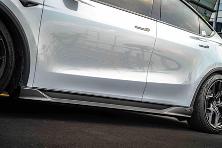 YOFER - TESLA MODEL Y JUNIPER REFRESH 2025+ FRP SIDE SKIRTS - Aero Carbon UK
