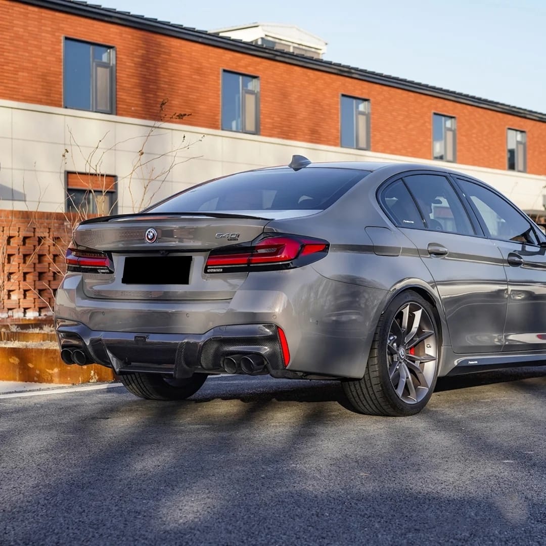 ACHEN CYBE - BMW 5 SERIES G30 LCI DRY CARBON FIBRE REAR DIFFUSER - Aero Carbon UK