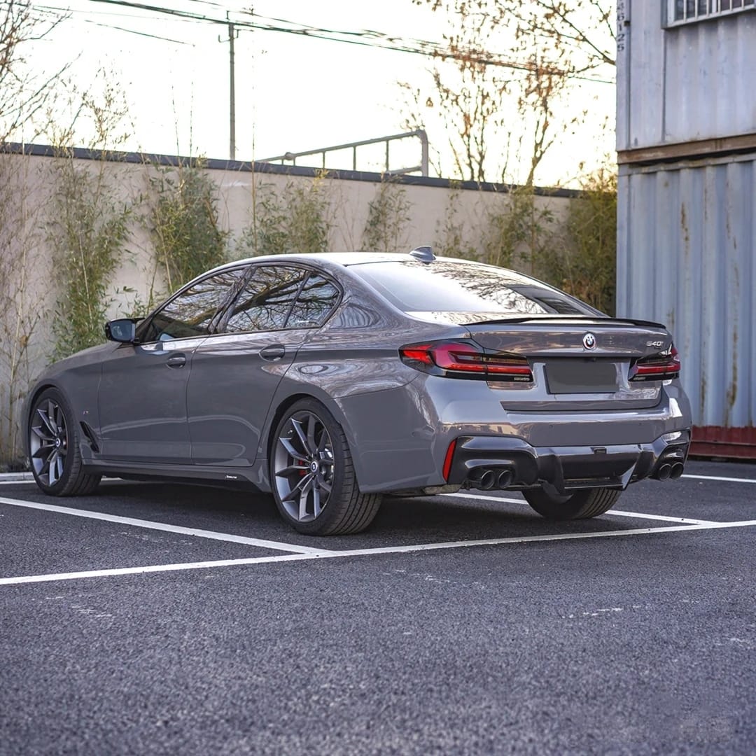 ACHEN CYBE - BMW 5 SERIES G30 LCI DRY CARBON FIBRE REAR DIFFUSER - Aero Carbon UK