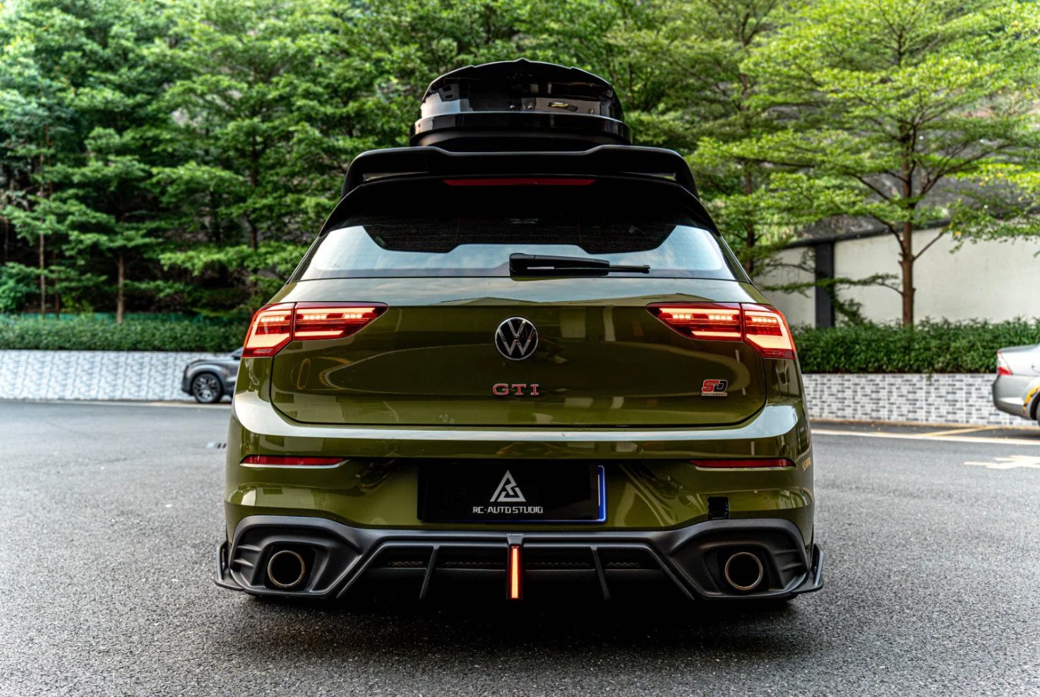 AE DESIGN - VOLKSWAGEN GOLF MK8 GTI / R LINE CARBON FIBRE REAR DIFFUSER - Aero Carbon UK