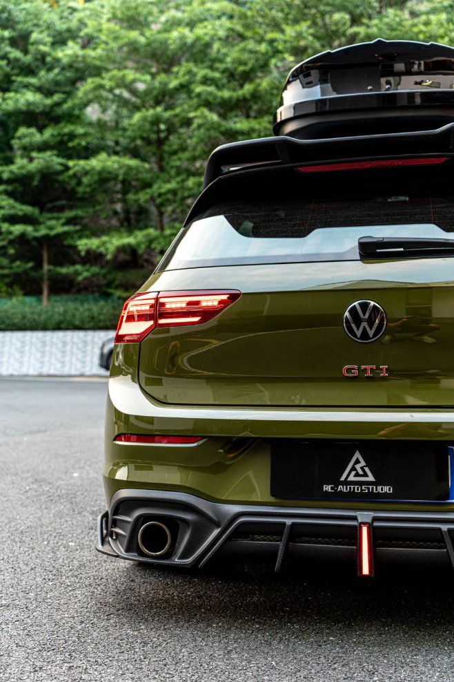 AE DESIGN - VOLKSWAGEN GOLF MK8 GTI / R LINE CARBON FIBRE REAR DIFFUSER - Aero Carbon UK
