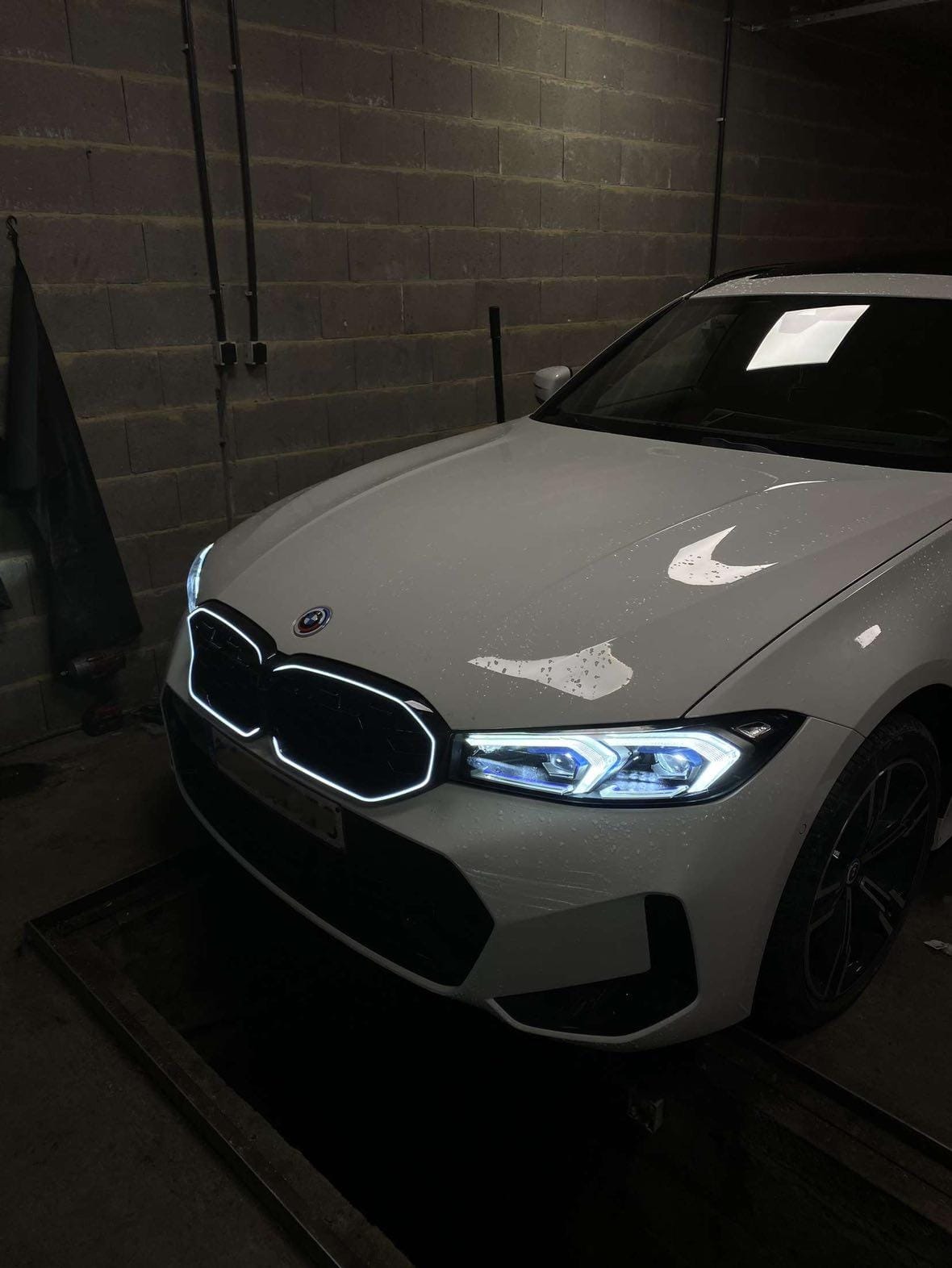 AERO CARBON - BMW 3 SERIES G20 LCI GLOSS BLACK LED GRILL - Aero Carbon UK