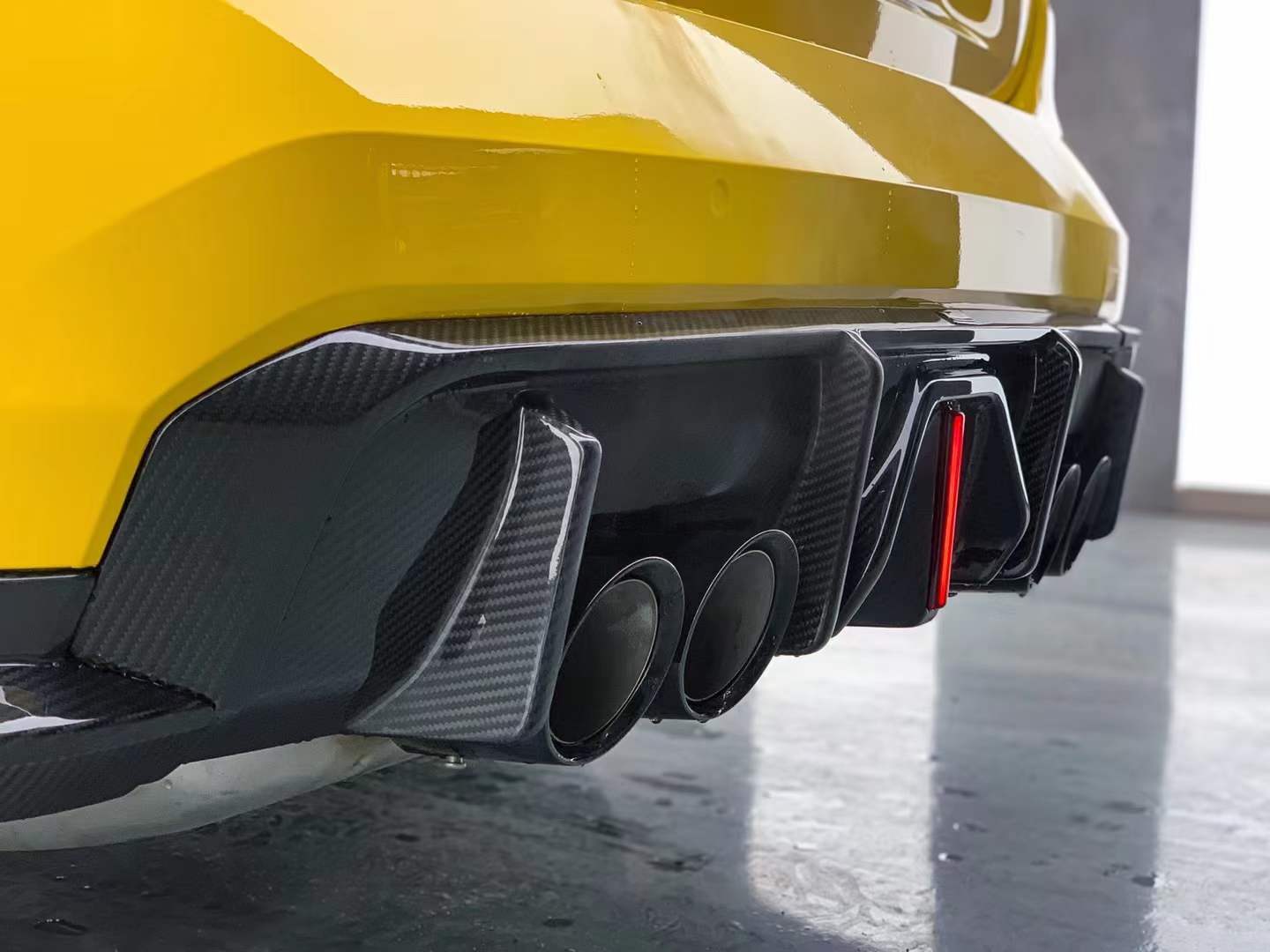AERO CARBON - BMW M3 G80 / M4 G82 CARBON SLIM LINE LED REAR DIFFUSER ...