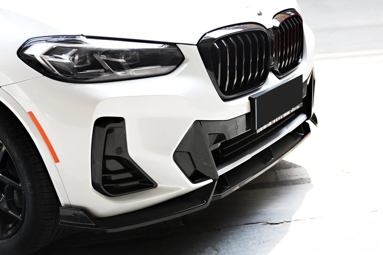 AERO CARBON - BMW X3 G01 / X4 G02 LCI GLOSSY BLACK FRONT LIP MP STYLE - Aero Carbon UK