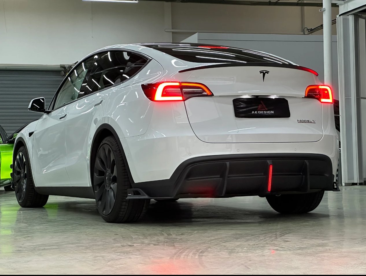 AERO CARBON - TESLA MODEL Y CARBON FIBRE REAR DIFFUSER WITH TAIL LIGHT - Aero Carbon UK