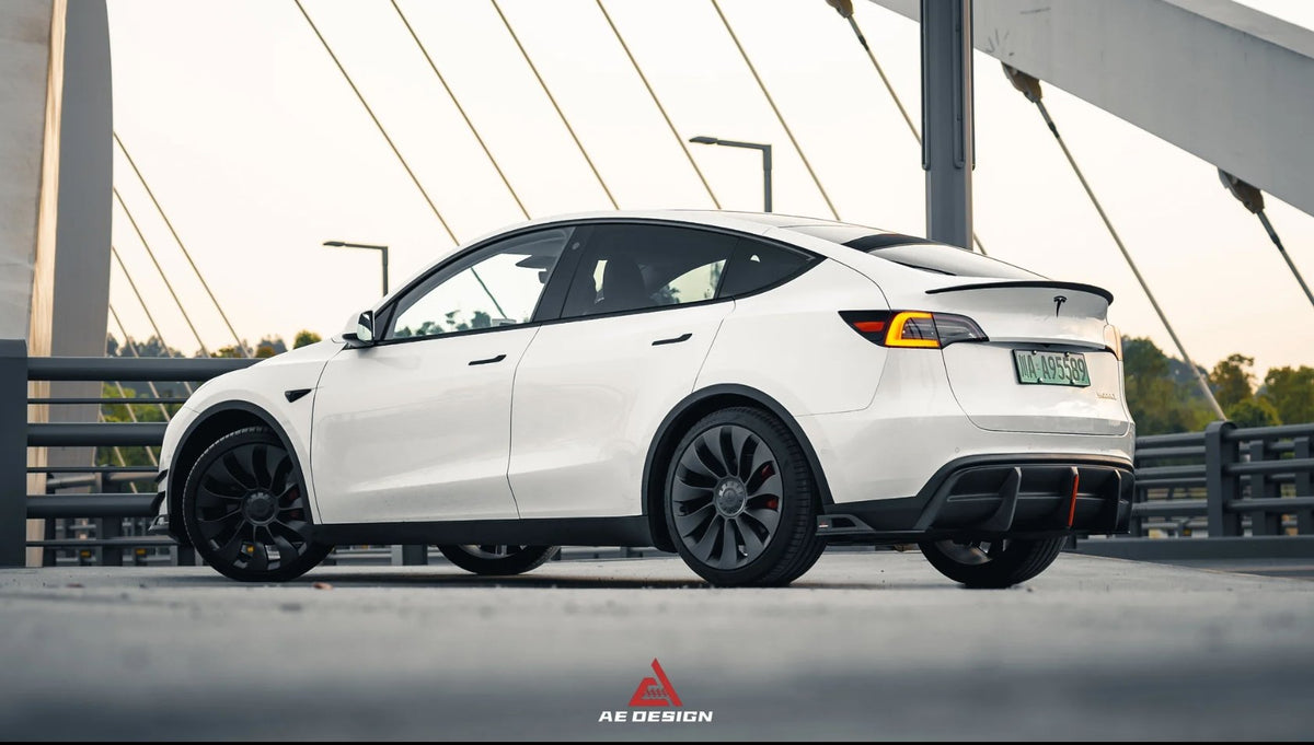 Tesla Model Y Rear Design AE DESIGN - TESLA MODEL Y CARBON FIBRE REAR DIFFUSER WITH TAIL LIGHT ...