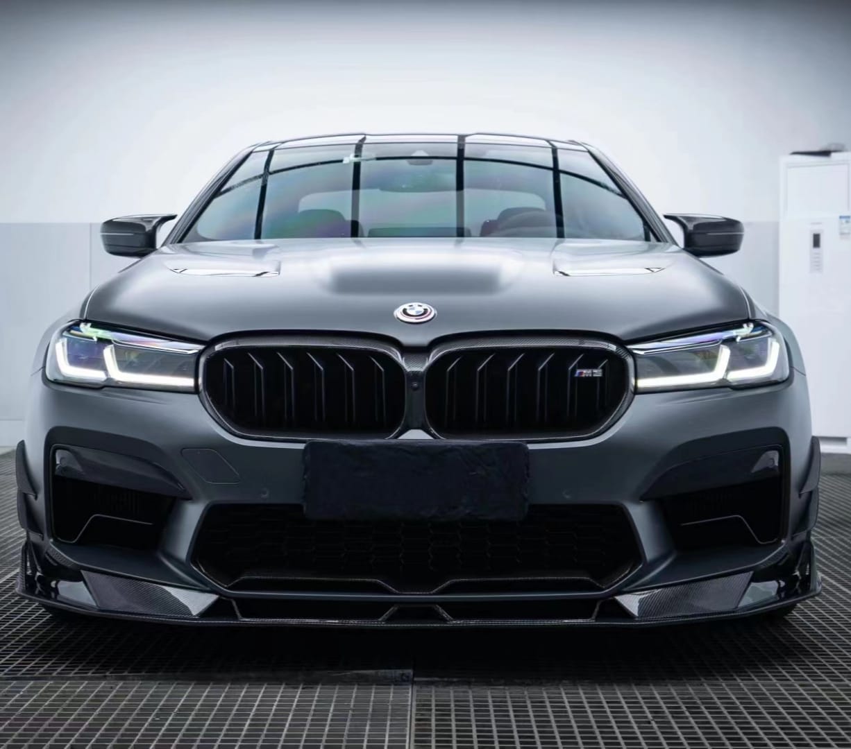 AERO DESIGN - BMW F90 M5 LCI 2021+ CARBON FIBRE FRONT LIP AERO CARBON