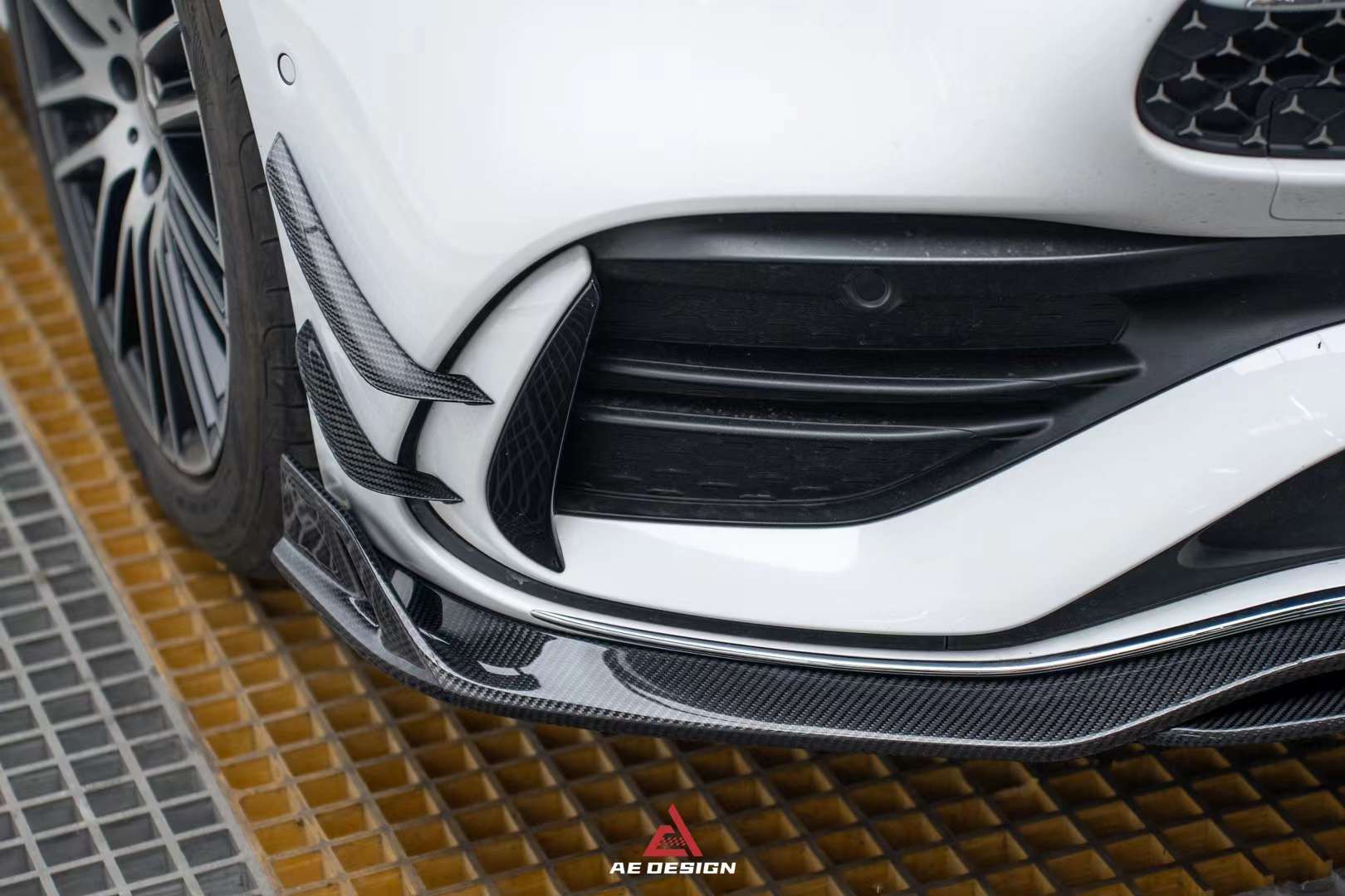 AERO DESIGN - MERCEDES BENZ C CLASS W206 4DR FRONT LIP - Aero Carbon UK