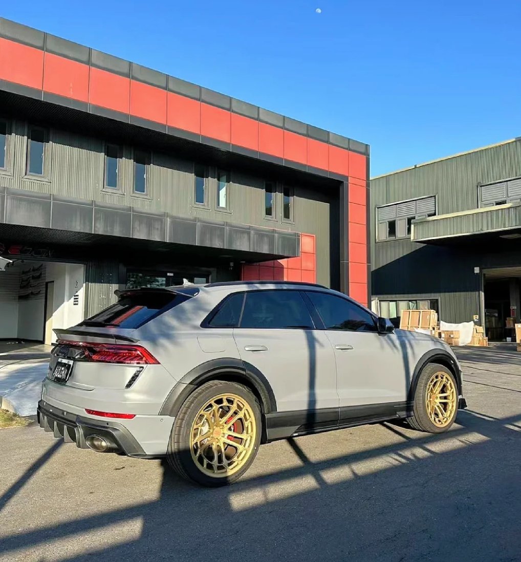 AULENA - AUDI RSQ8 DRY CARBON FIBRE REAR MID SPOILER - Aero Carbon UK