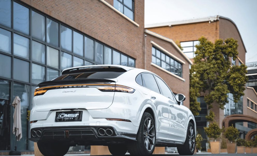 CMST - PORSCHE CAYENNE COUPE 9Y3 CARBON FIBRE DIFFUSER WITH LED BRAKE LIGHT - Aero Carbon UK