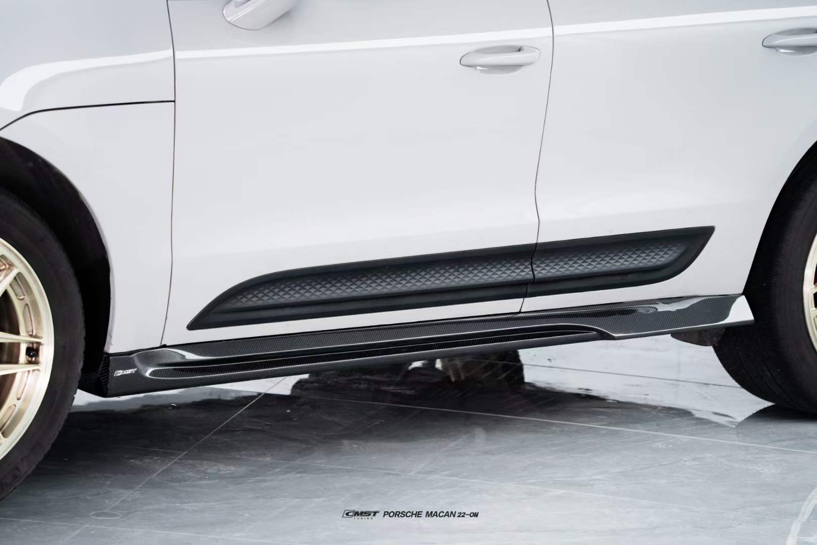 CMST - PORSCHE MACAN 2022+ DRY CARBON FIBRE SIDE SKIRTS - Aero Carbon UK