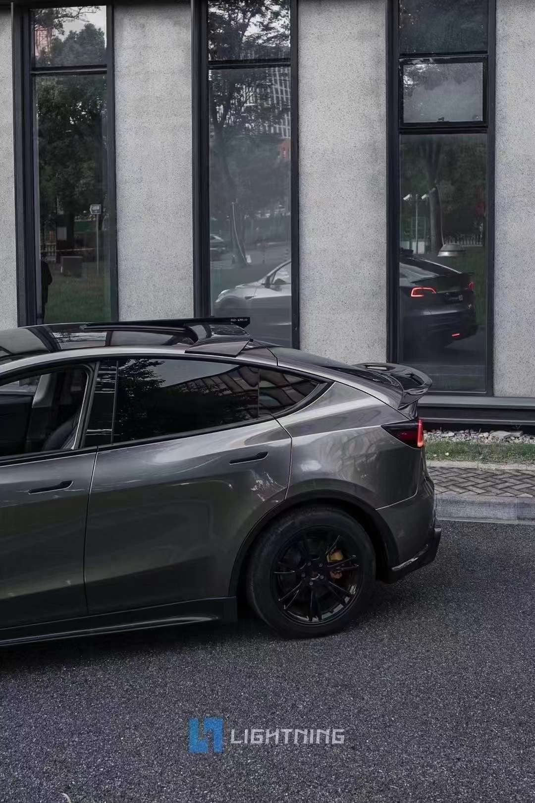 CMST - TESLA MODEL Y CARBON FIBRE SPOILER V1 - Aero Carbon UK