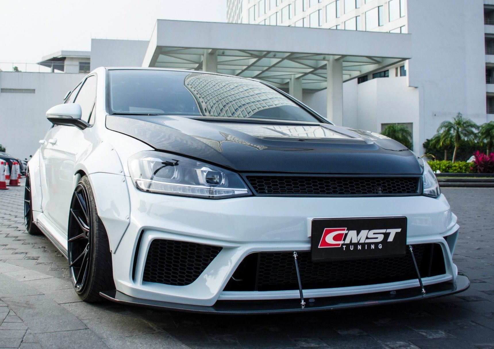 CMST - VOLKSWAGEN GOLF R / GTI MK7 FRP FRONT BUMPER + FRONT LIP - Aero Carbon UK