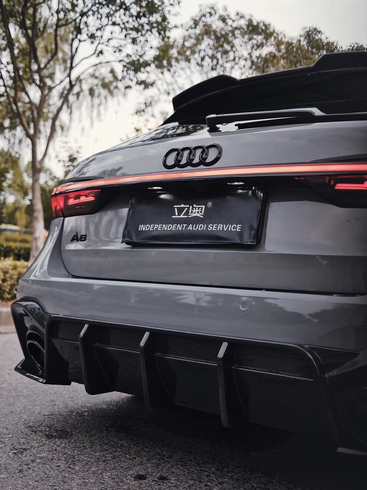 FUTURE DESIGN - AUDI RS6 RS7 C8 DRY CARBON FIBRE REAR DIFFUSER & CANARDS ( BLAZE KIT) - Aero Carbon UK