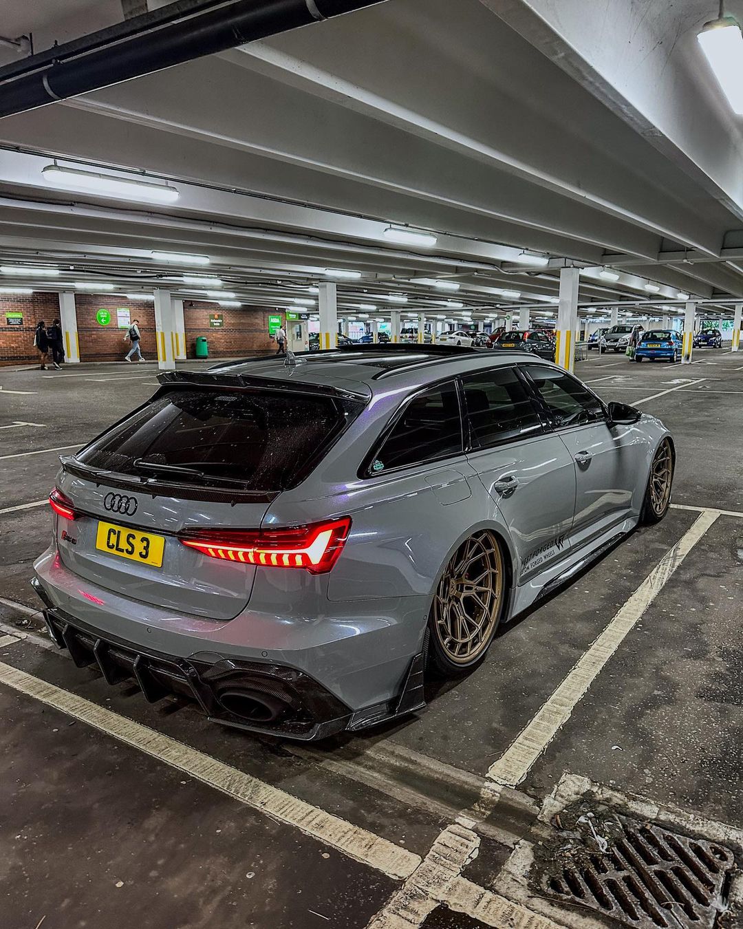 FUTURE DESIGN - AUDI RS6 RS7 C8 DRY CARBON FIBRE REAR DIFFUSER & CANARDS ( BLAZE KIT) - Aero Carbon UK