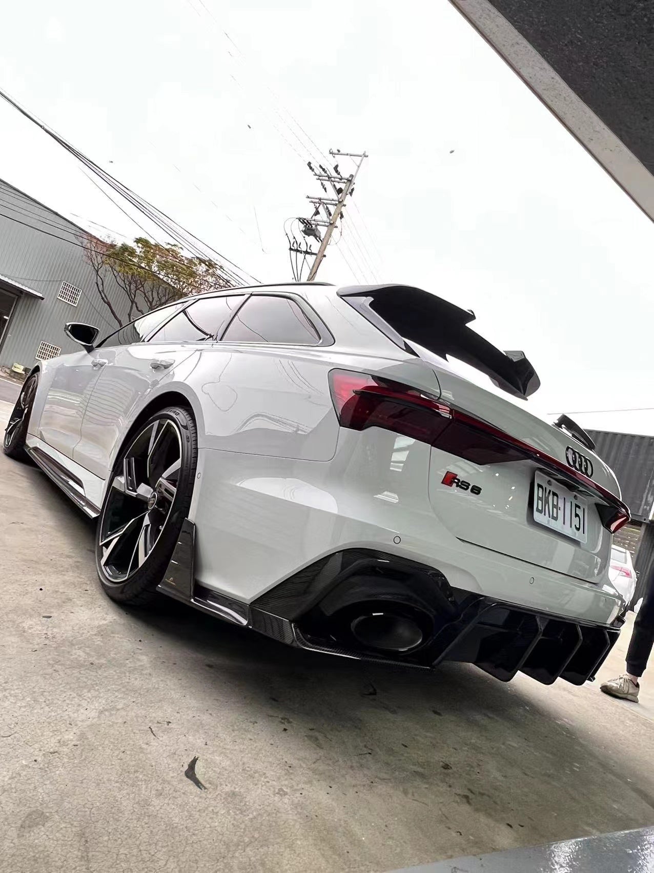 FUTURE DESIGN - AUDI RS6 RS7 C8 DRY CARBON FIBRE REAR DIFFUSER & CANARDS ( BLAZE KIT) - Aero Carbon UK