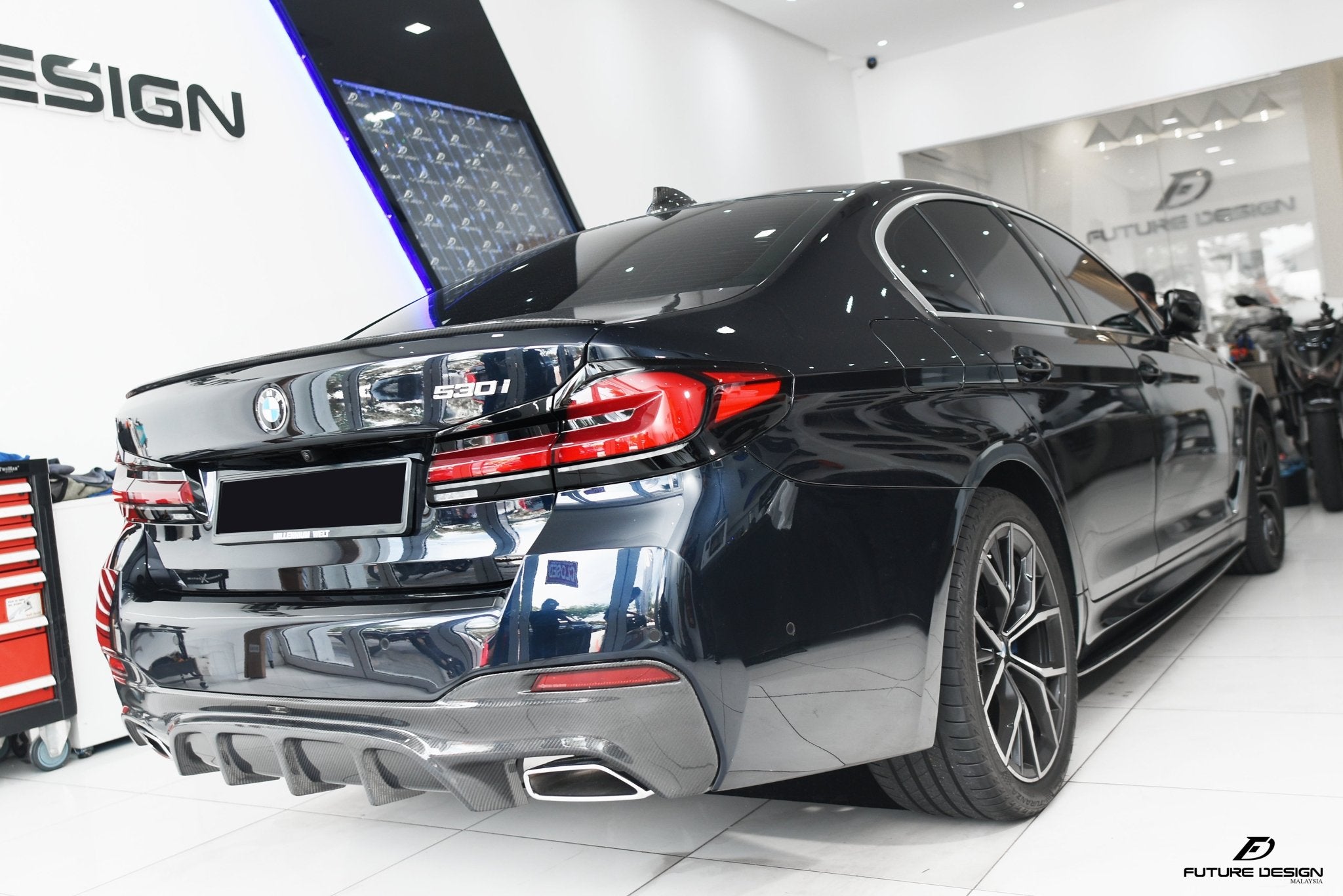 FUTURE DESIGN - BMW 5 SERIES G30 PRE LCI CARBON FIBRE REAR DIFFUSER ( FD STYLE ) - Aero Carbon UK