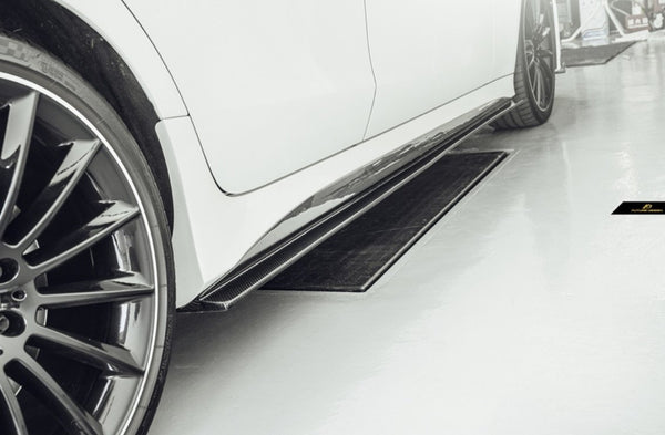 FUTURE DESIGN - MERCEDES BENZ CLS W257 DRY CARBON FIBRE SIDE SKIRTS
