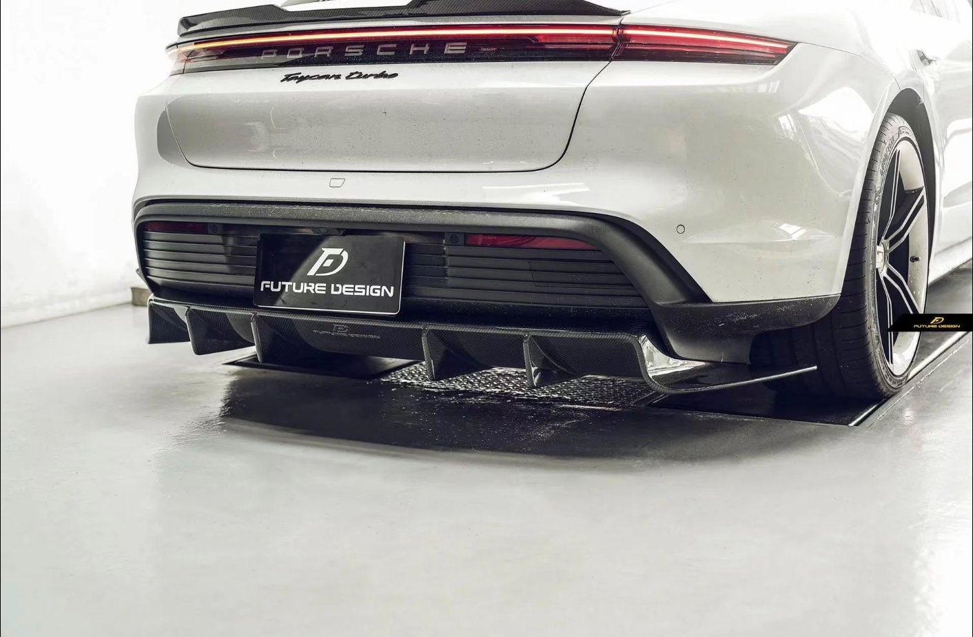 FUTURE DESIGN - PORSCHE TAYCAN CARBON FIBRE REAR DIFFUSER - Aero Carbon UK