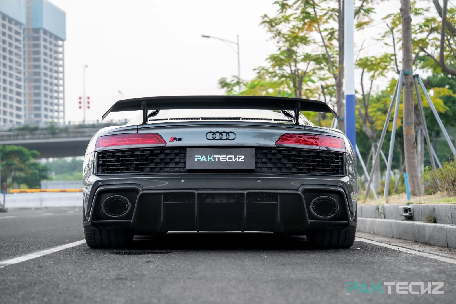 PAKTECHZ - AUDI R8 DRY CARBON FIBRE REAR DIFFUSER – Aero Carbon UK