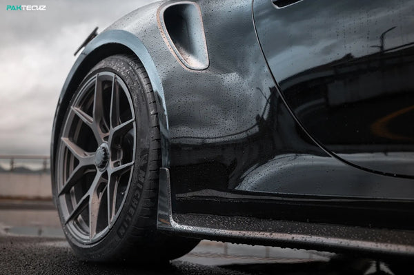 PAKTECKZ - PORSCHE 992 TURBO S DRY CARBON FIBRE SIDE SKIRTS