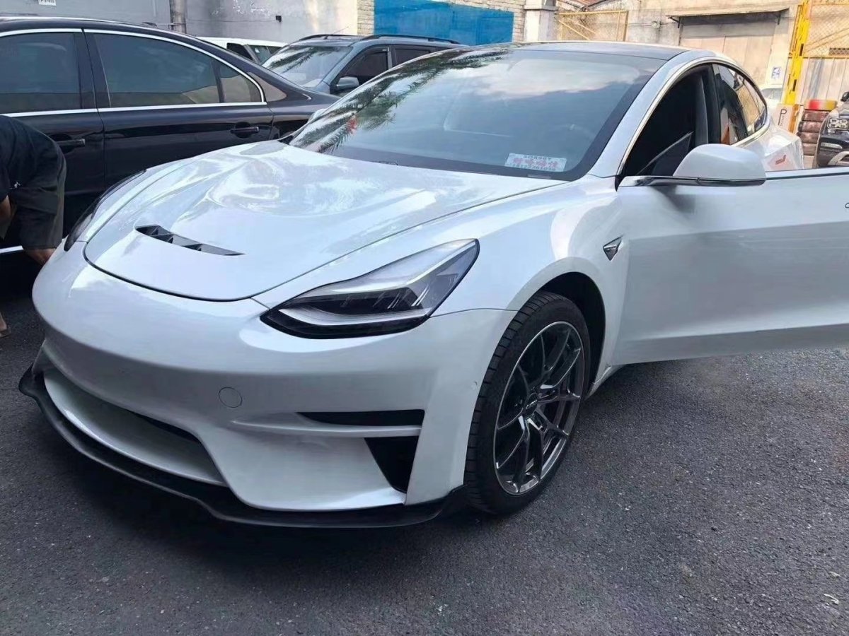 ROBOT - TESLA MODEL 3 CRYPTON CARBON FIBRE FULL BODY KIT - Aero Carbon UK