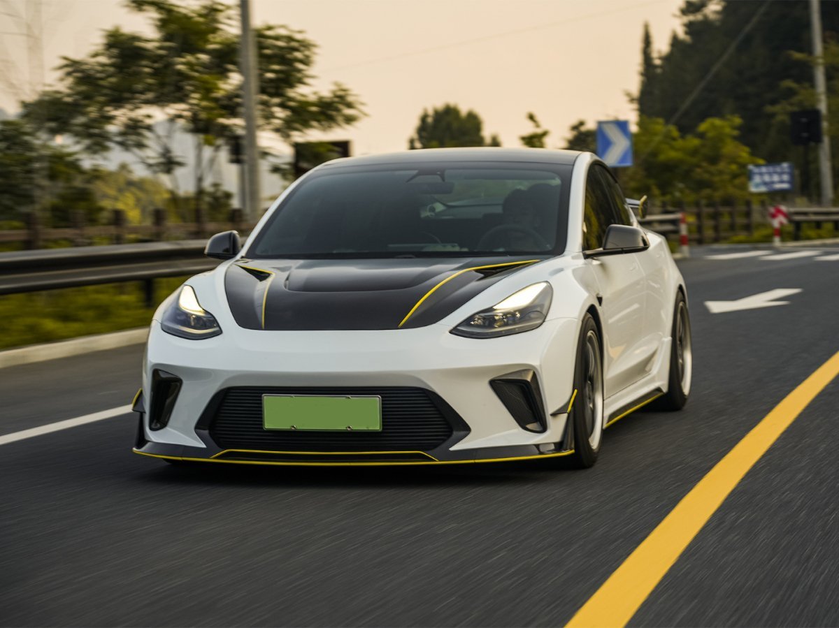 ROBOT - TESLA MODEL 3 HACKER NARROW BODY FRONT BUMPER AND FRONT LIP - Aero Carbon UK