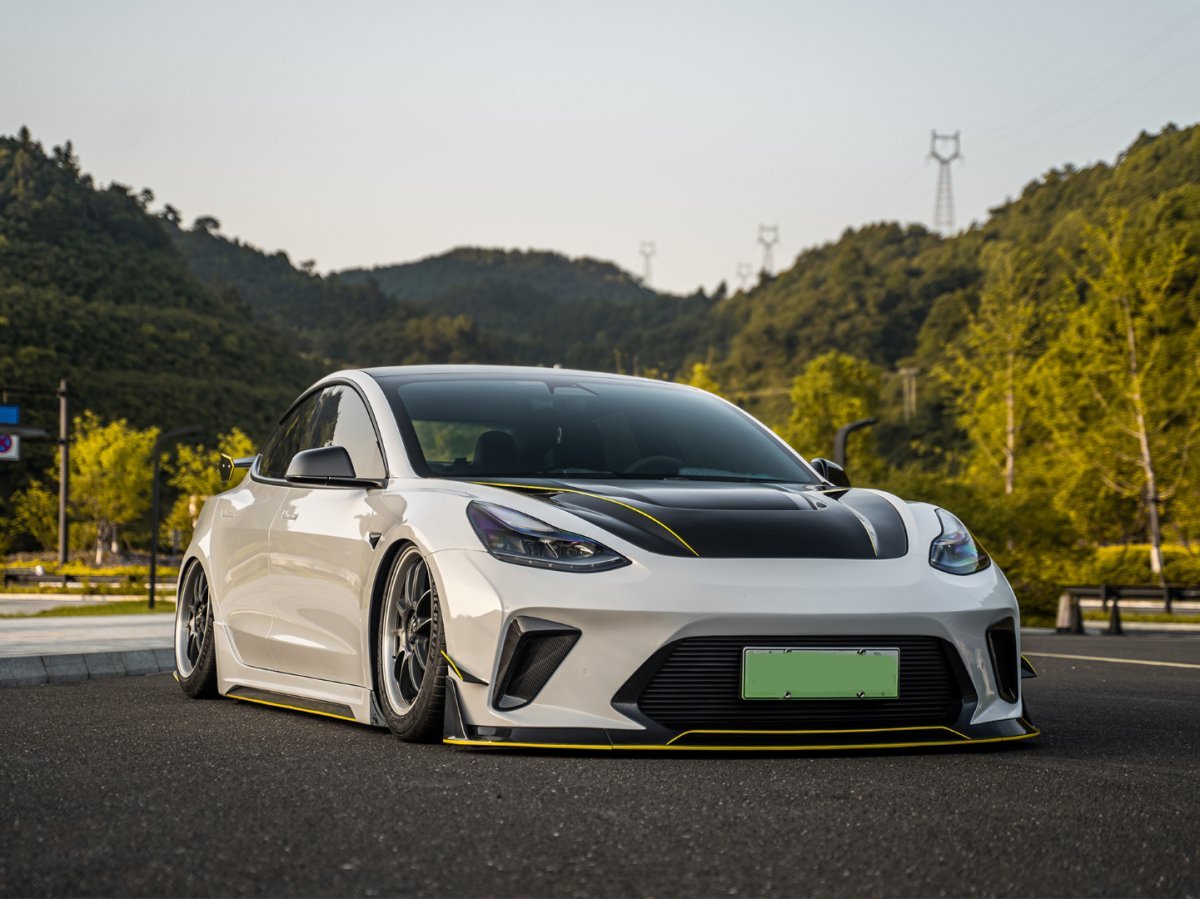 ROBOT - TESLA MODEL 3 HACKER NARROW BODY FRONT BUMPER AND FRONT LIP - Aero Carbon UK